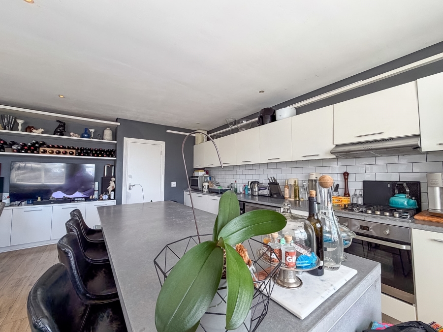 1 Bedroom Property for Sale in Oranjezicht Western Cape